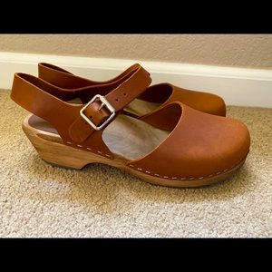 MIA Sofia Clogs (Women’s Size 9/39)